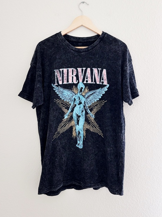 NIRVANA Tops - NEW Nirvana In Utero Live 93’ Graphic Band Tee